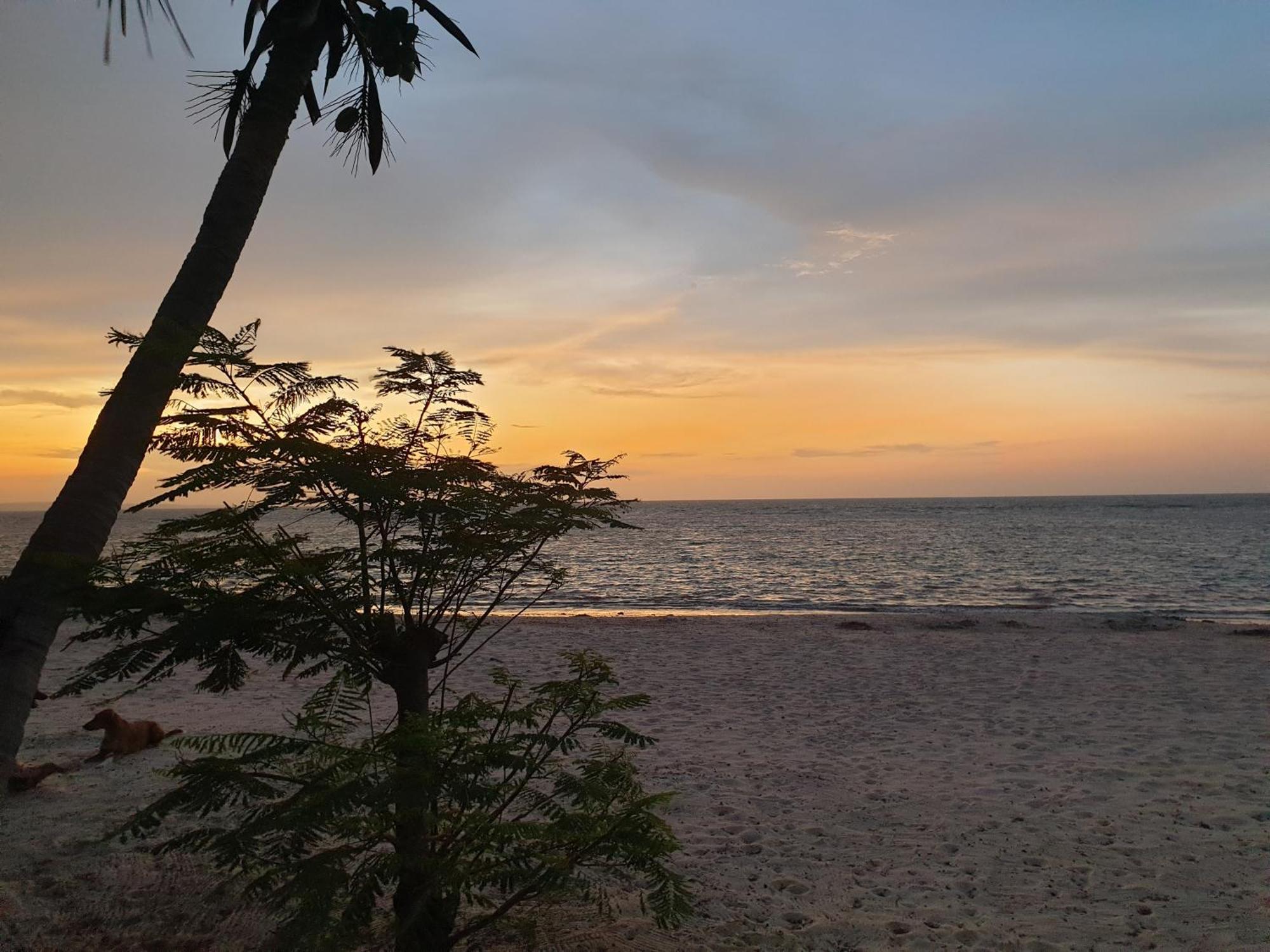 Akwaba Chez Les Filles Mahajanga Exterior foto